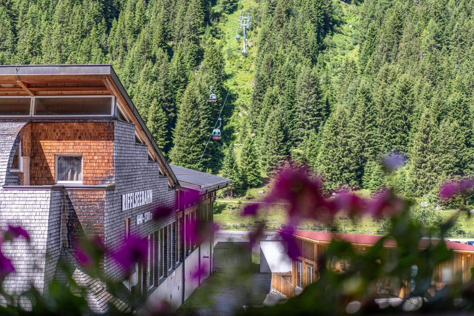 Hotel Mittagskogel Pitztal St. Leonhard im Pitztal Exterior foto